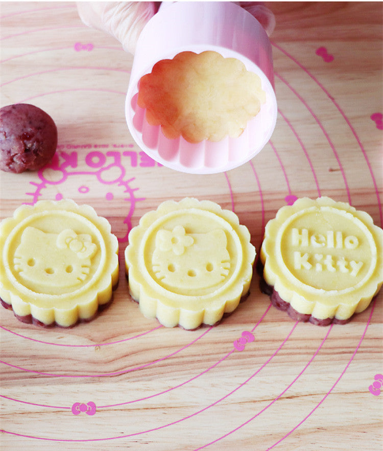 KITTY Cooking Kit - Green Bean and Pumpkin Cake Molds (CN)